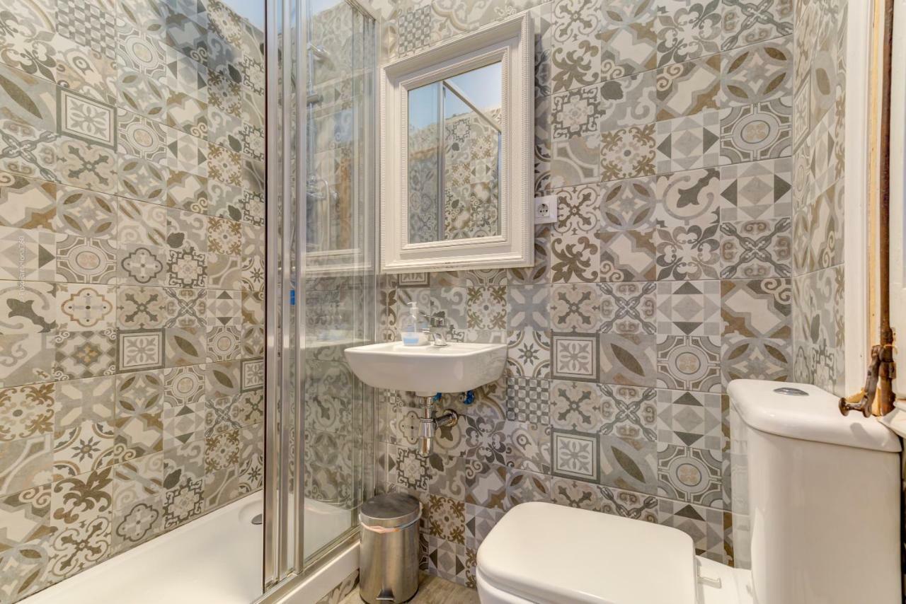 Superior Double balcony Private External Bathroom