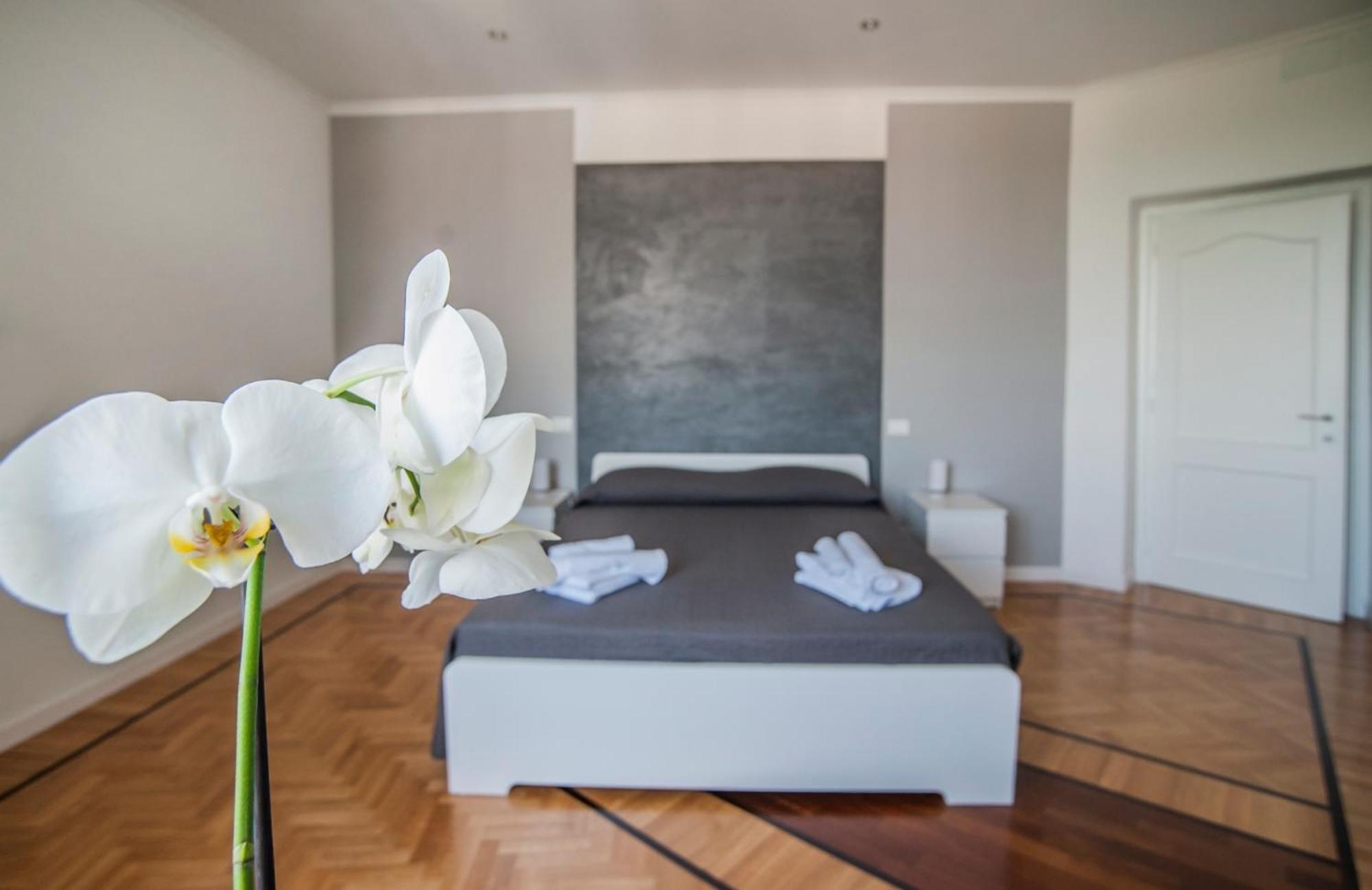 Triple Room Private External Bathroom
