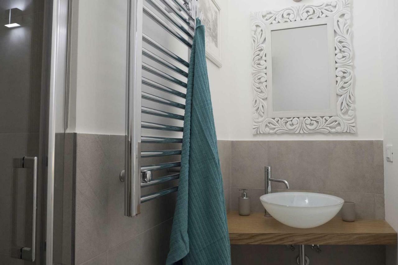 Double or Twin Room Private Bathroom