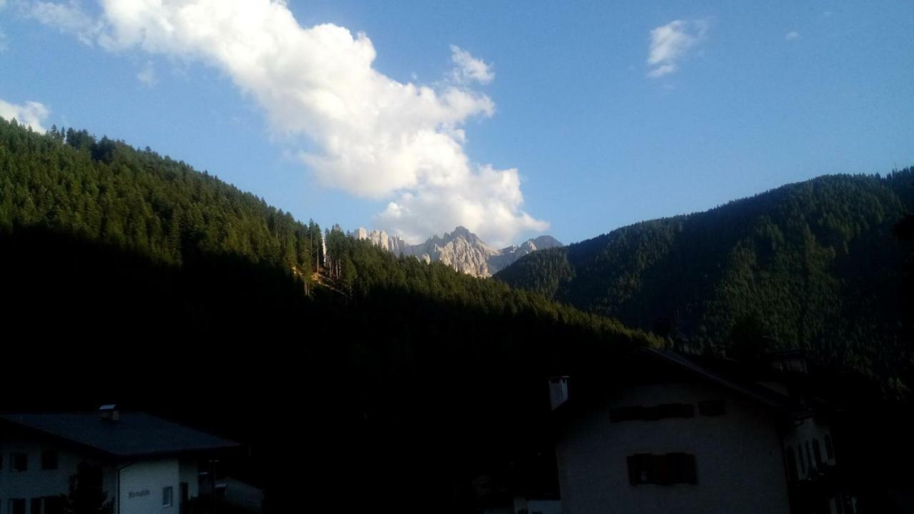 Camera Matrimoniale con Vista Montagna