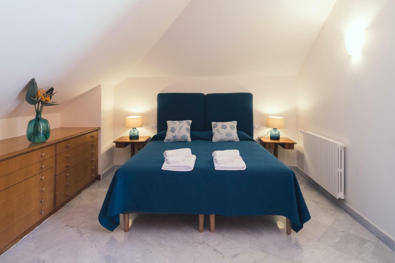 Deluxe Suite Spa Bath
