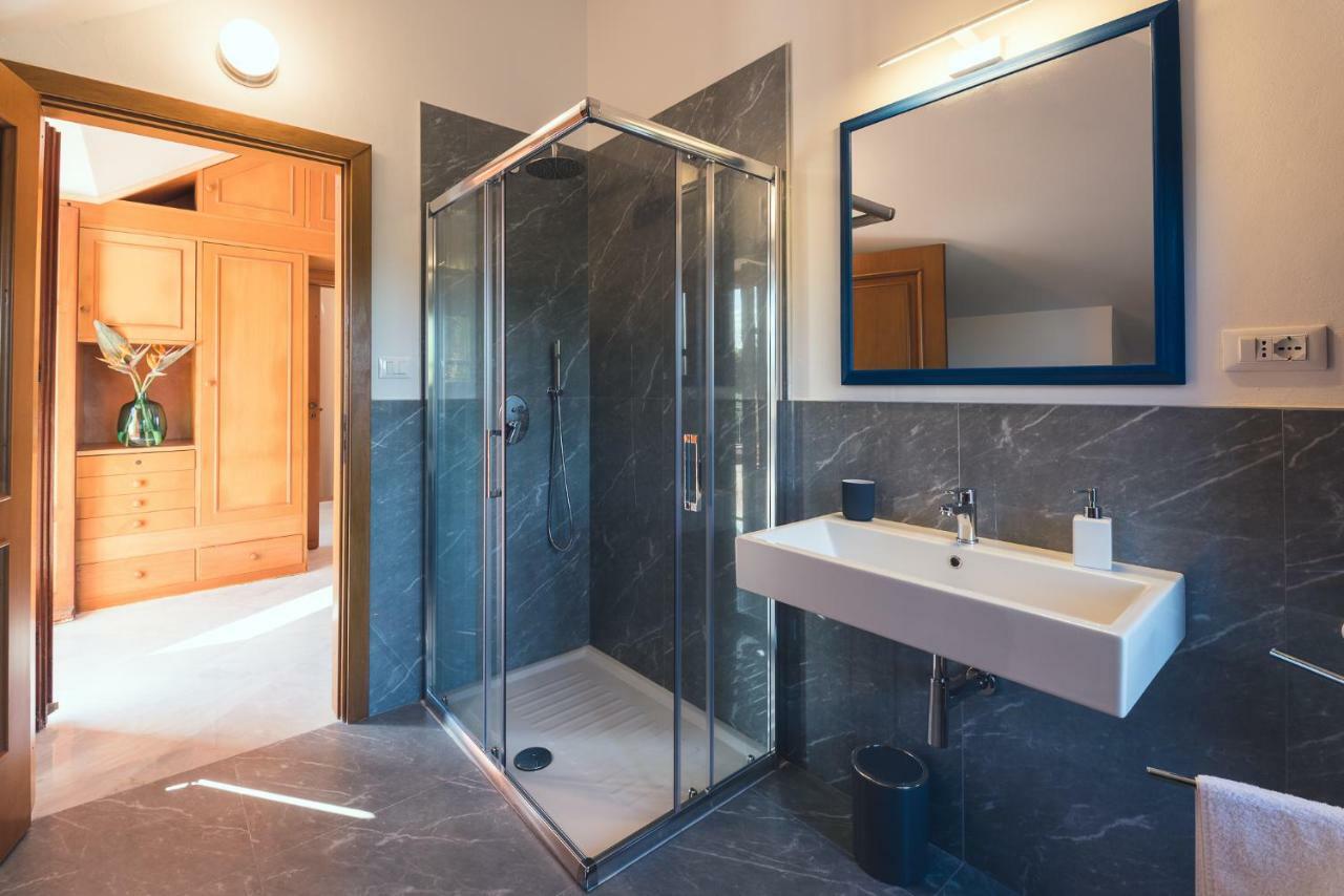 Deluxe Suite Spa Bath