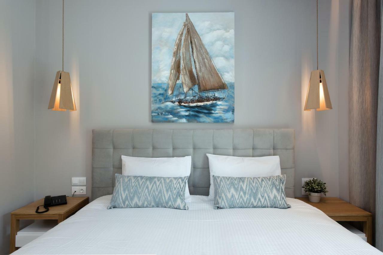 Double or Twin Room Side Sea View
