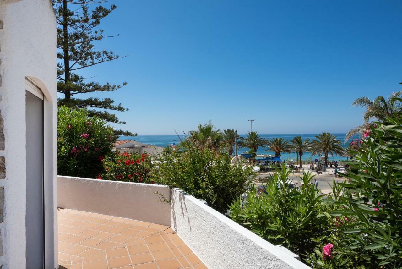 Three-Bedroom Villa Private Jacuzzi Sea View,1589501939:JPEG
