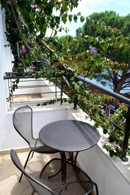 Superior Double Room with Balcony and Sea View