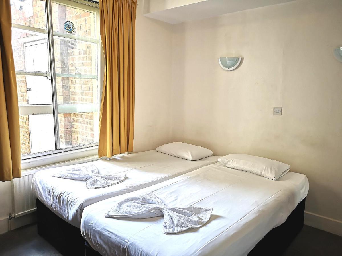 Twin Room,683994348:JPEG