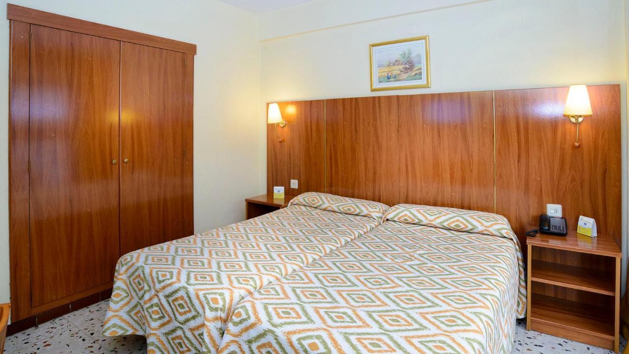 Single Room Bath,945075706:JPEG
