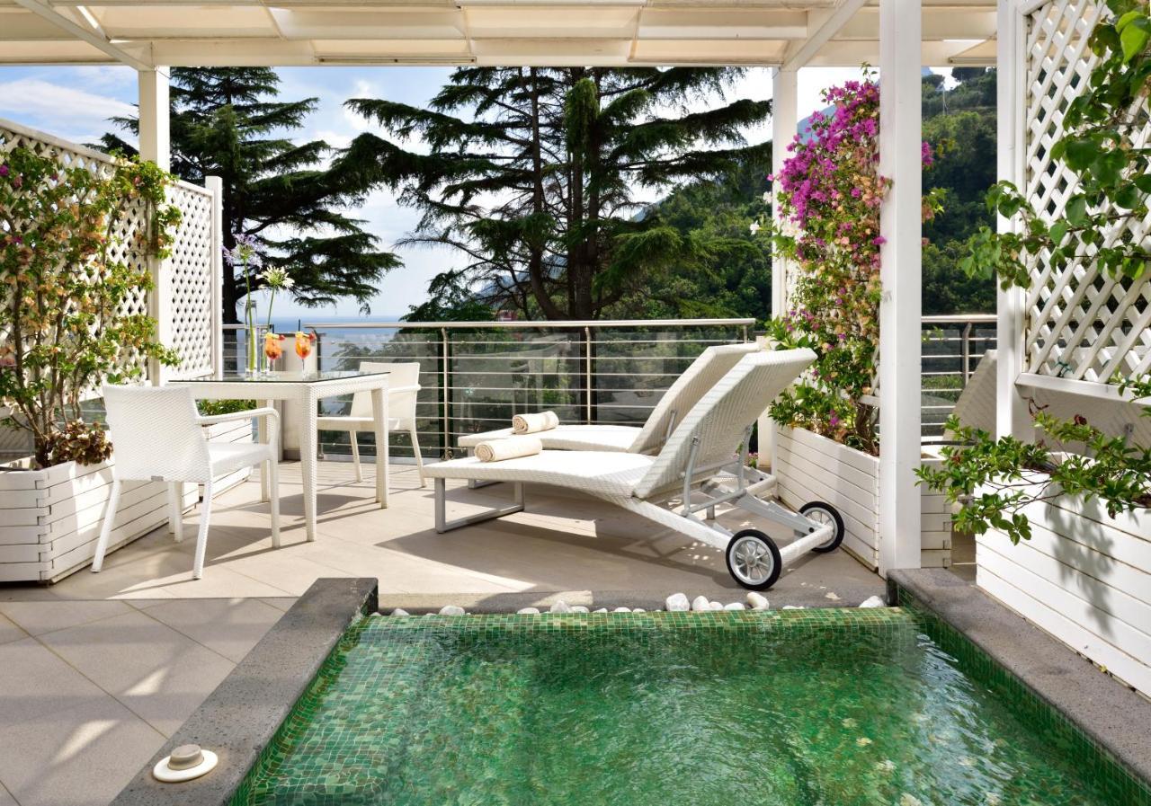 Junior Suite Hot Tub