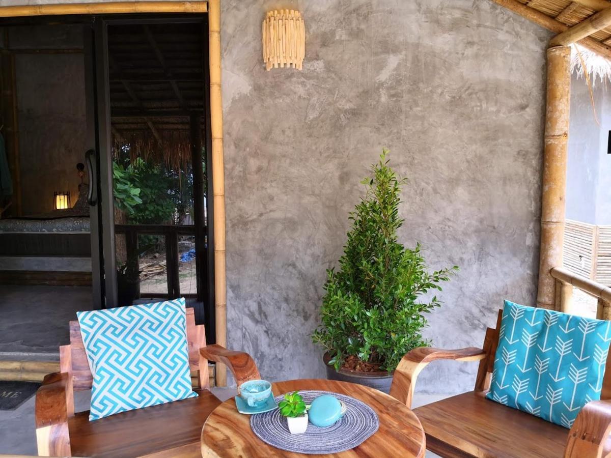 Bungalow Garden View