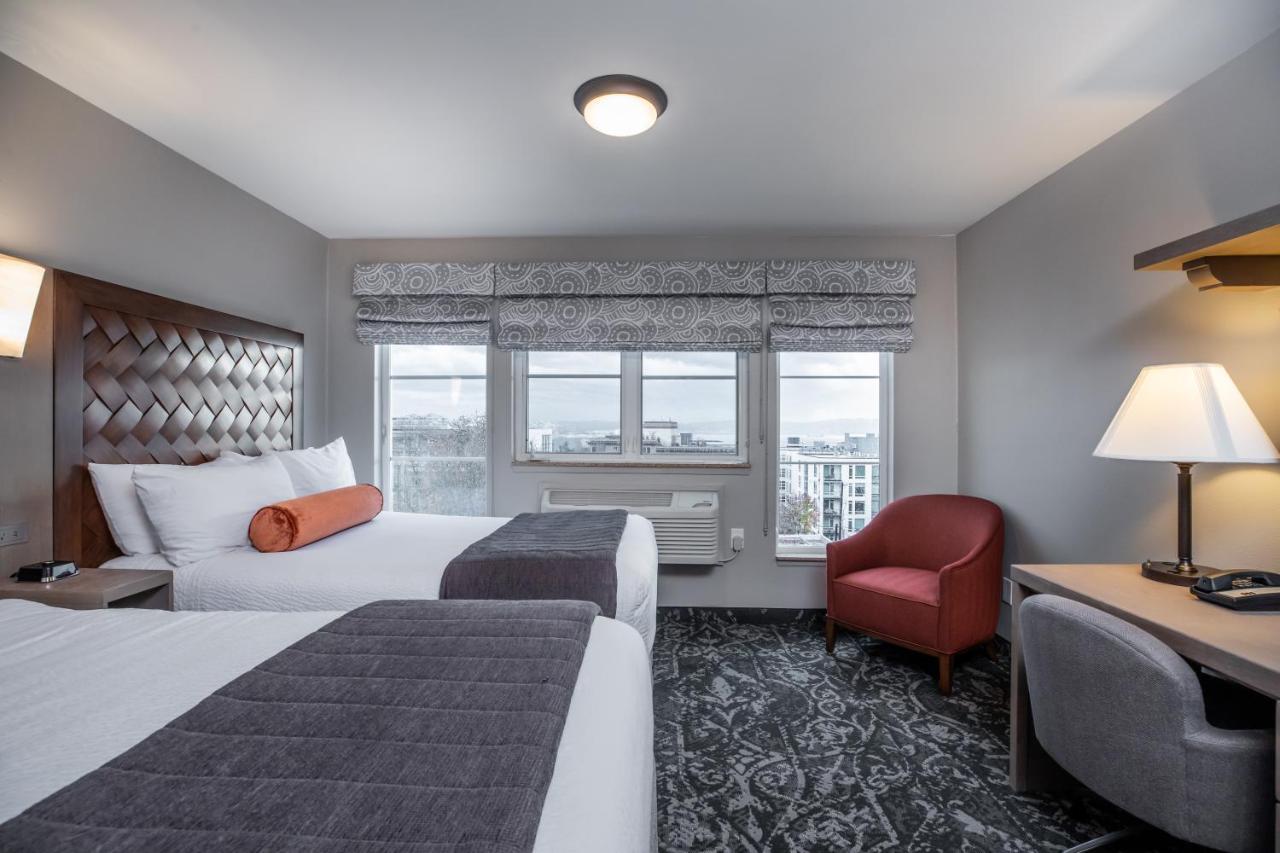 Double Room with Two Double Beds,969596092:JPEG