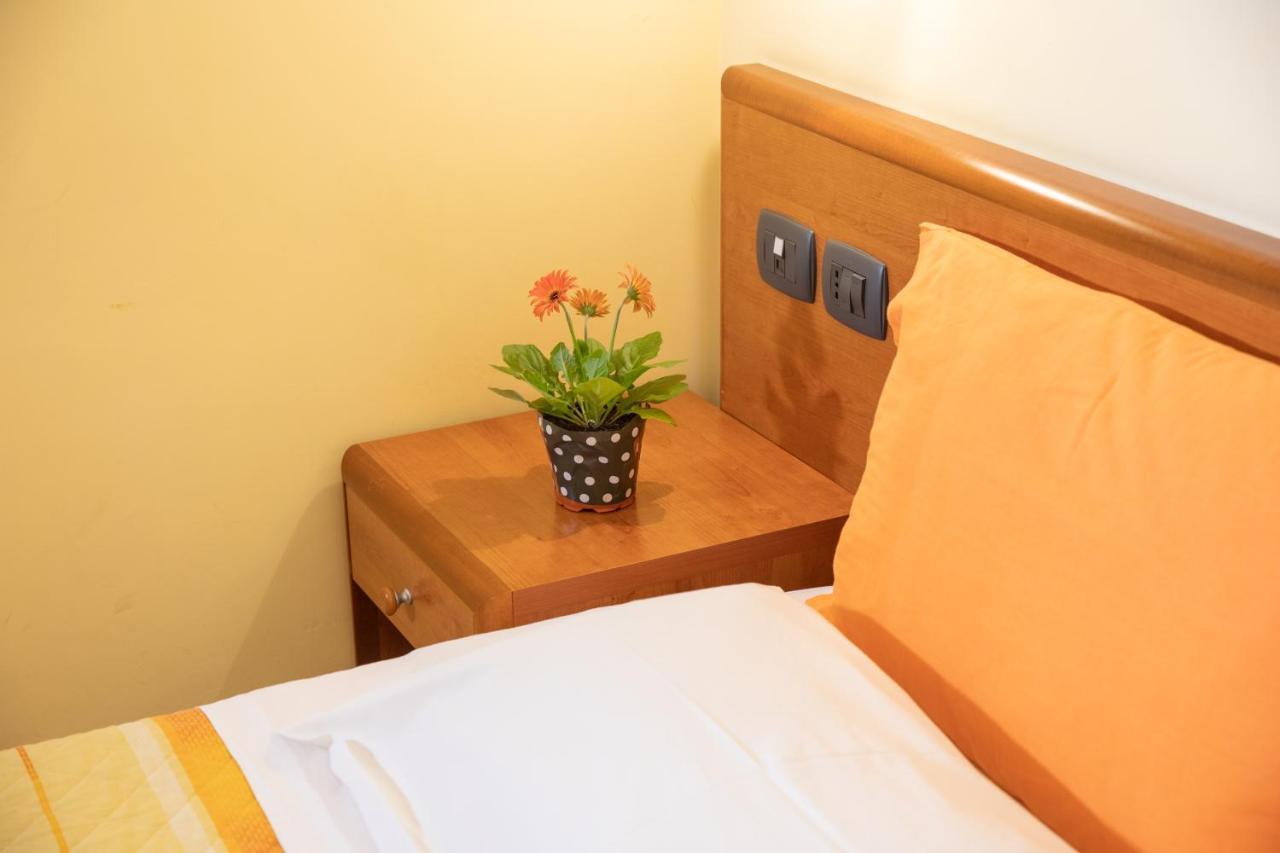 Single Room,969575536:JPEG