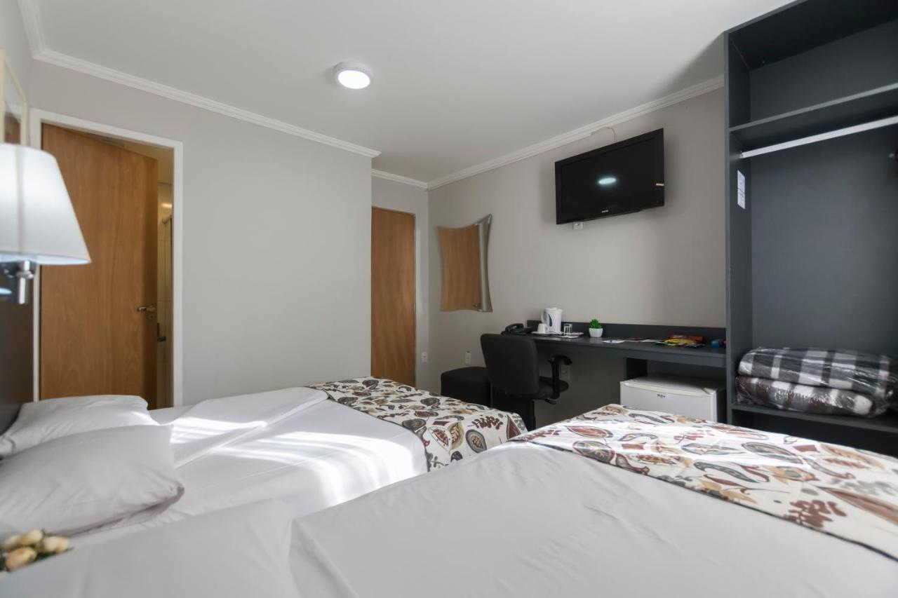 Standard 2 Single beds,665471391:JPEG