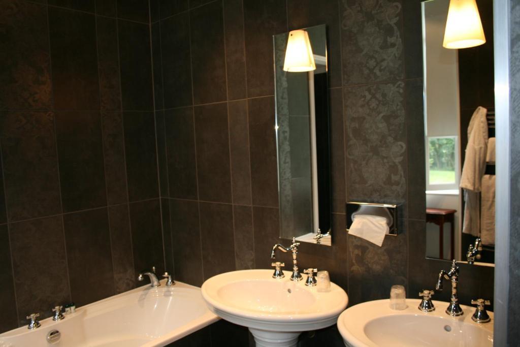Double Room,692252262:JPEG