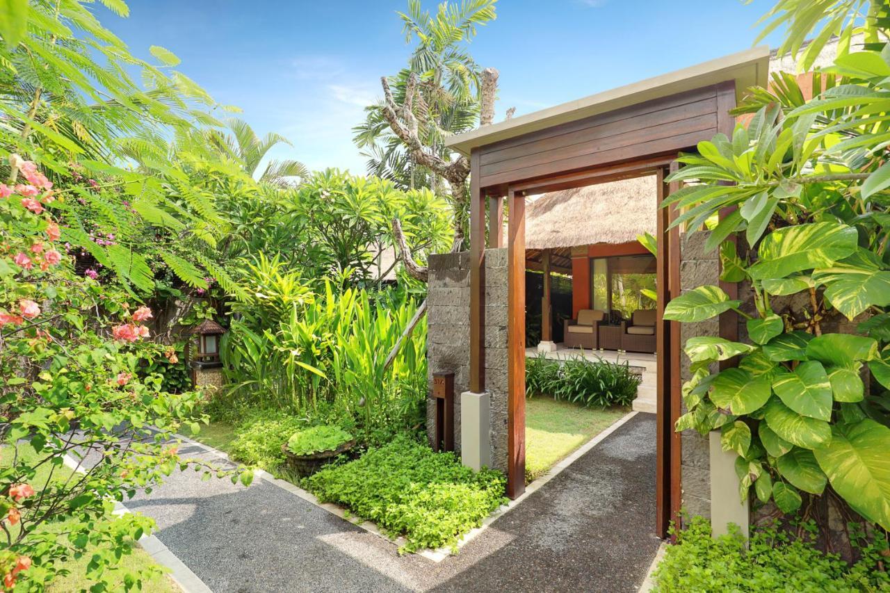 Vila Deluxe com Jardim