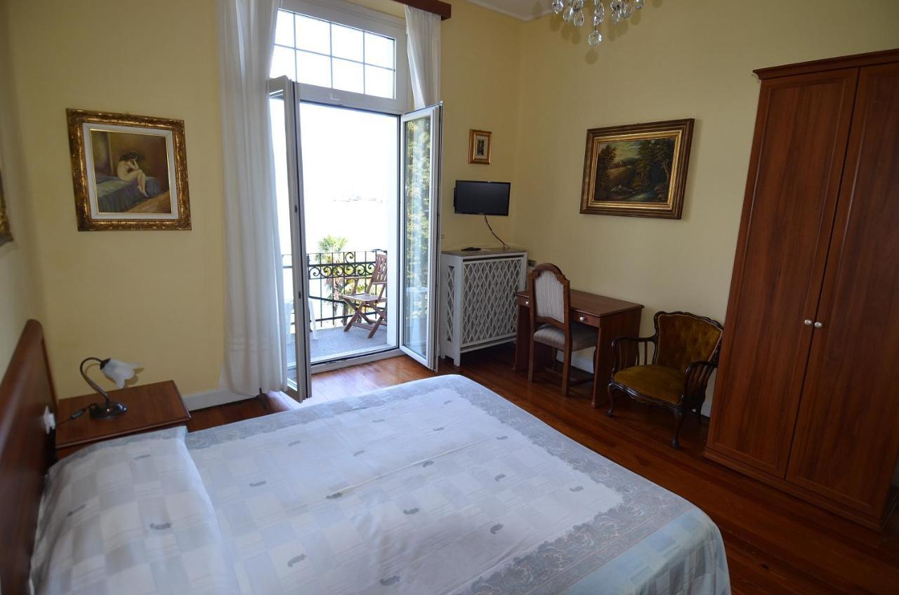 Superior Two-Bedroom Suite Balcony Lake View