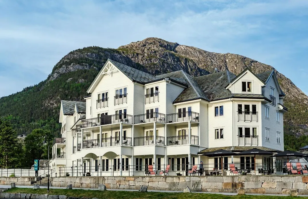Voringfoss Hotel-1