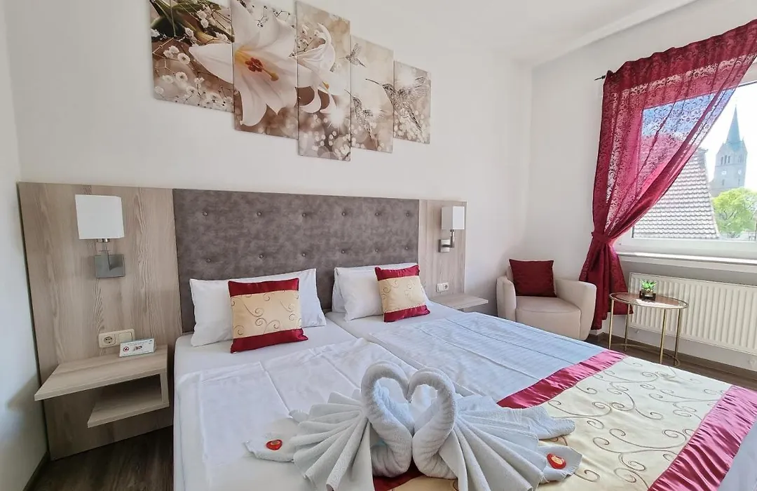Hotel Medebach - Zum Schwanenkoenig-1