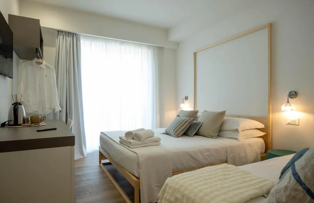 La Sirena Rooms-1