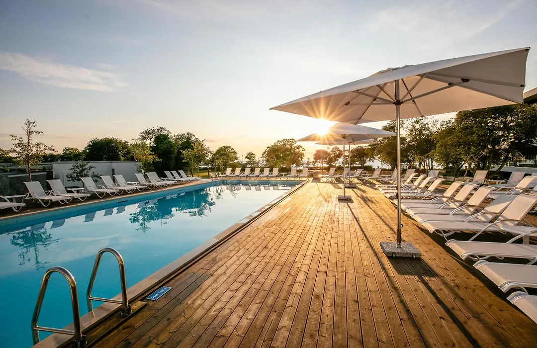 NOVI Resort-1