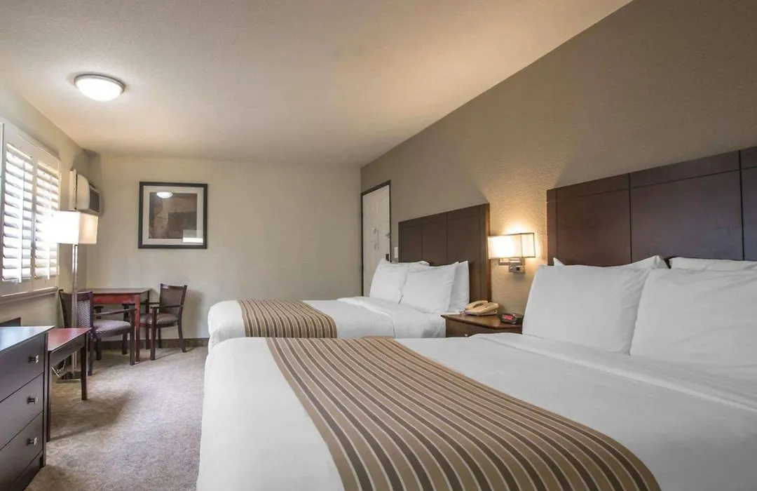 Rodeway Inn Convention Center-1