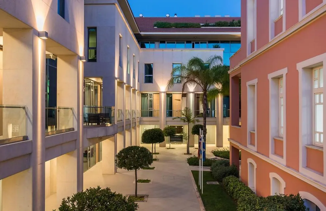 Trianon Luxury Apartments & Suites-1