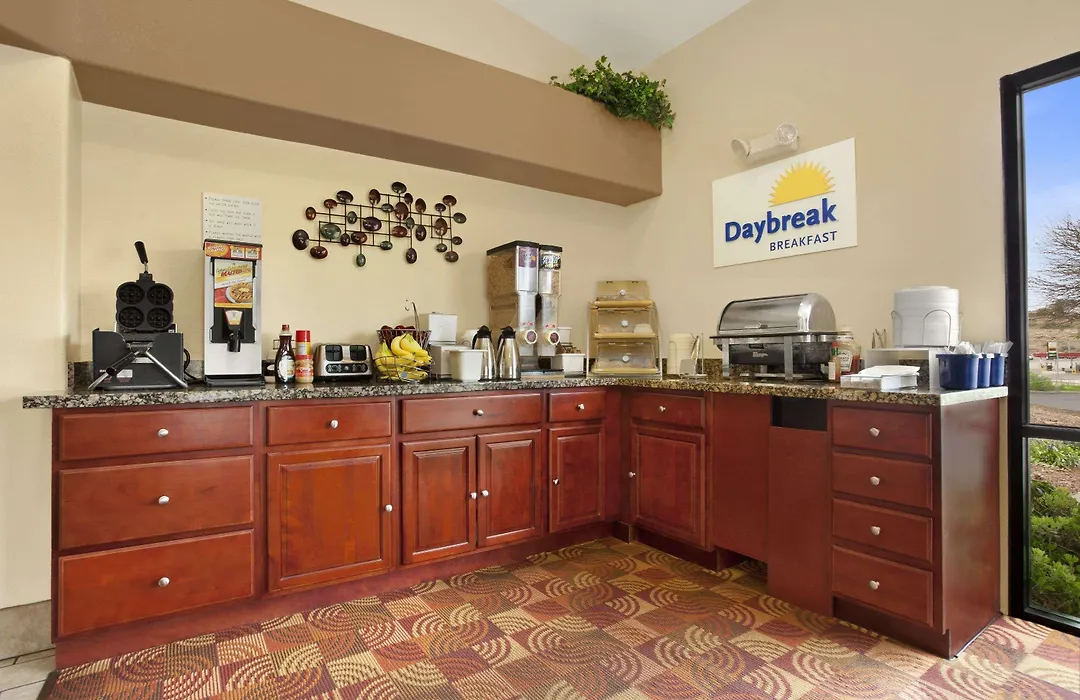 Days Inn By Wyndham Globe-1