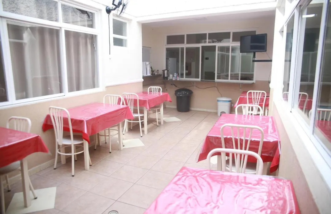 Hotel e Alojamento Jurubatuba-1