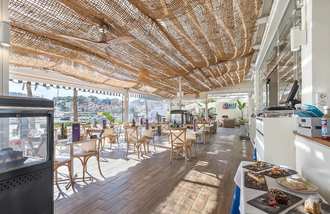 Fergus Style Soller Beach-1