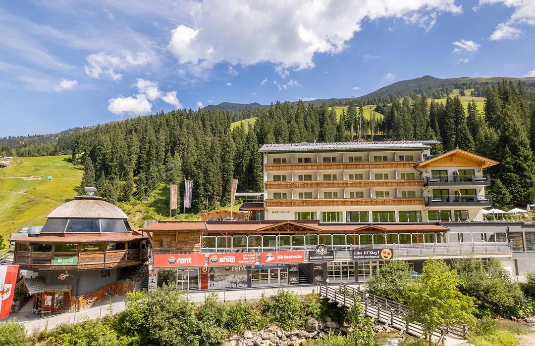 Berghotel Hochfuegen-1