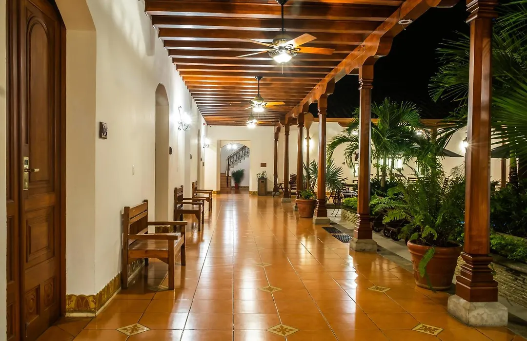 Hotel Plaza Colon - Granada Nicaragua-1