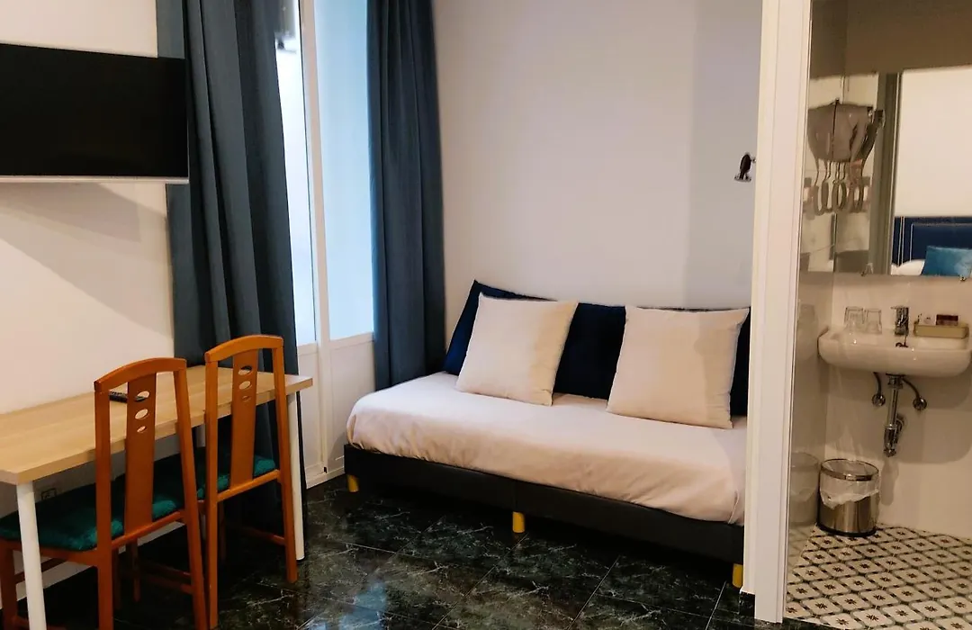 Hostal Bruña Paseo del Prado-1