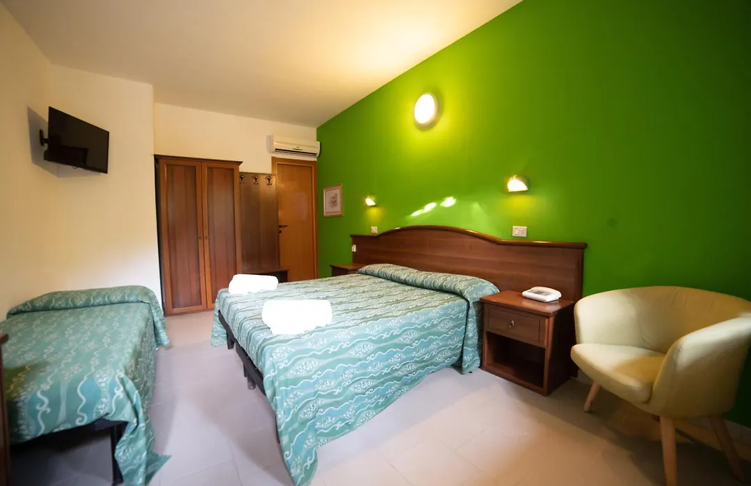 Hotel Villa A Mare-1