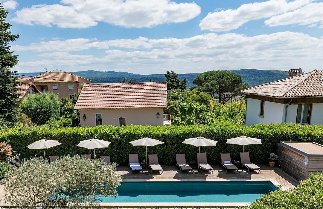Villa Elisa M-1