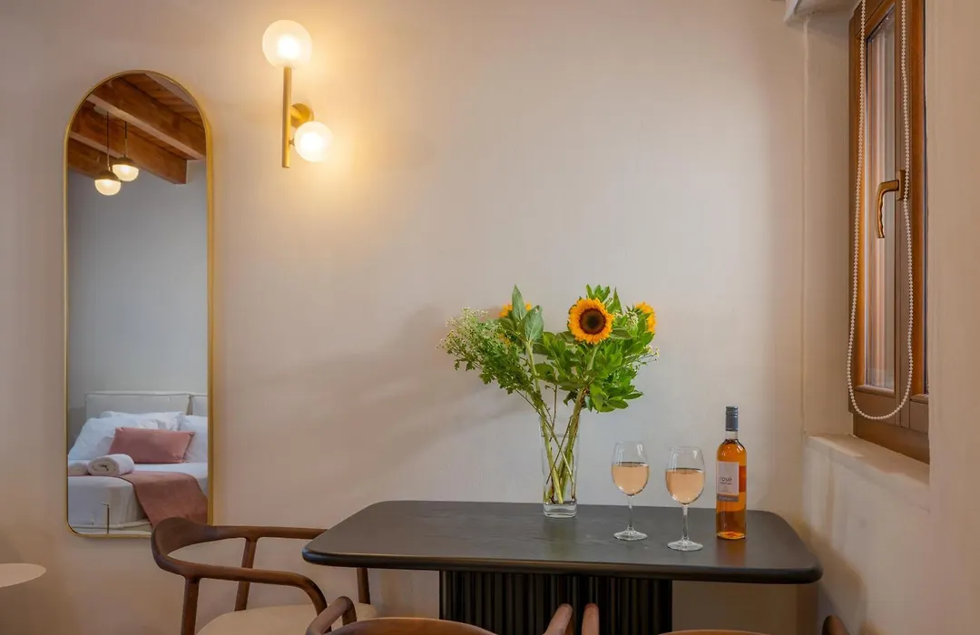 Casa D'Oro - Luxury Suites-1