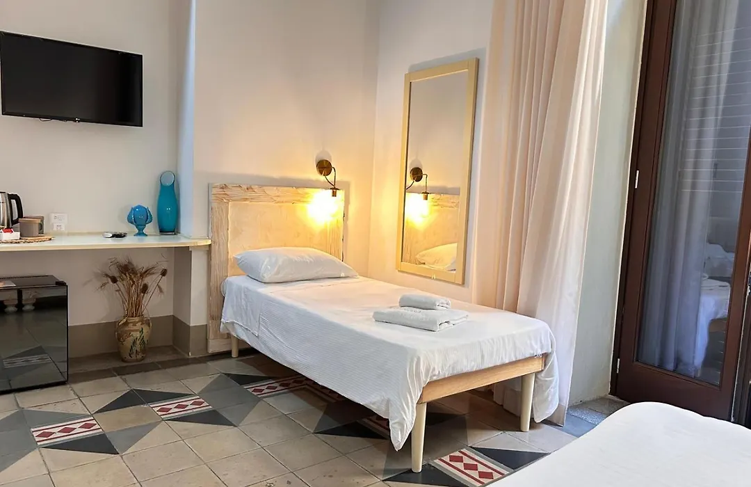 Damasa Rooms-1