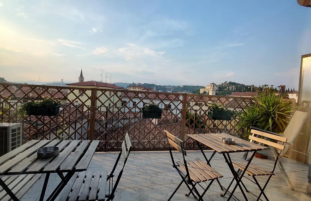Verona Relax & Stay Rooms-1