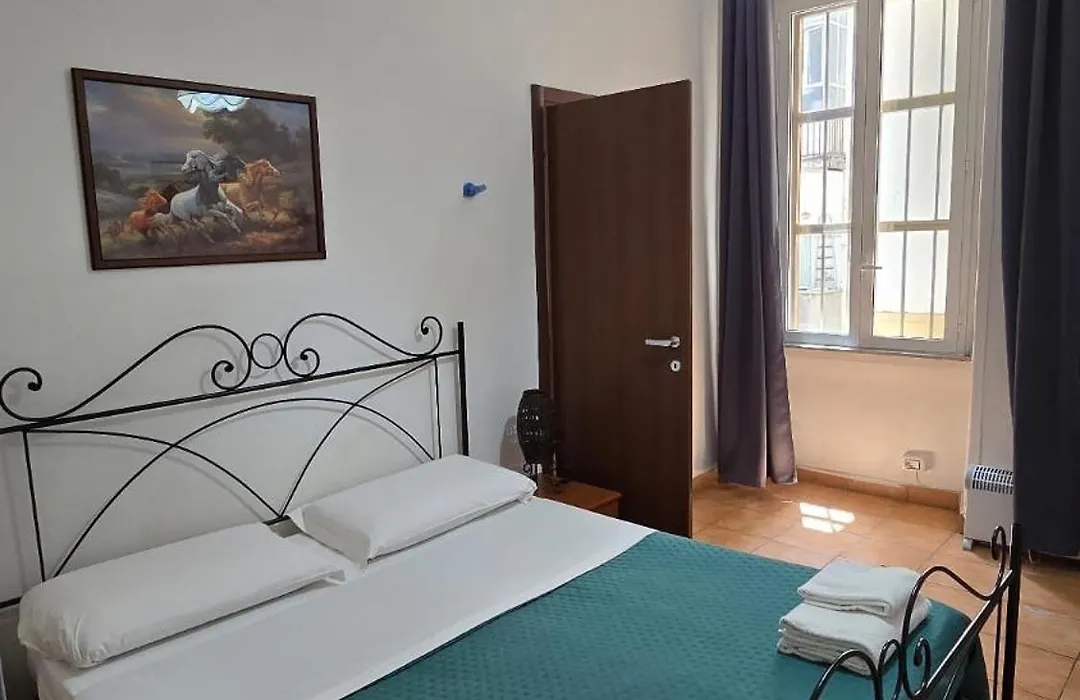 Meltin' Rome Guest House-1