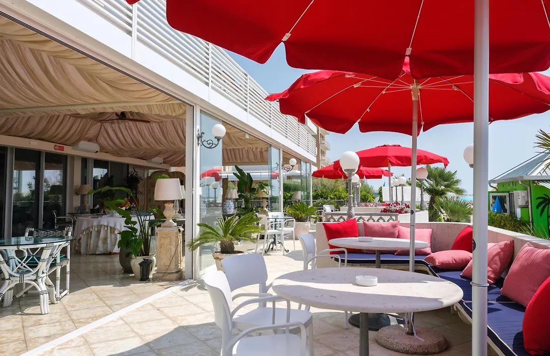 Hotel Montecarlo-1