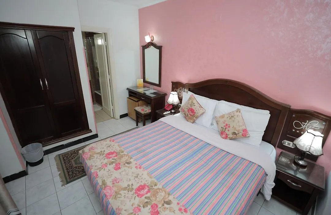 Happy City Hotel-1