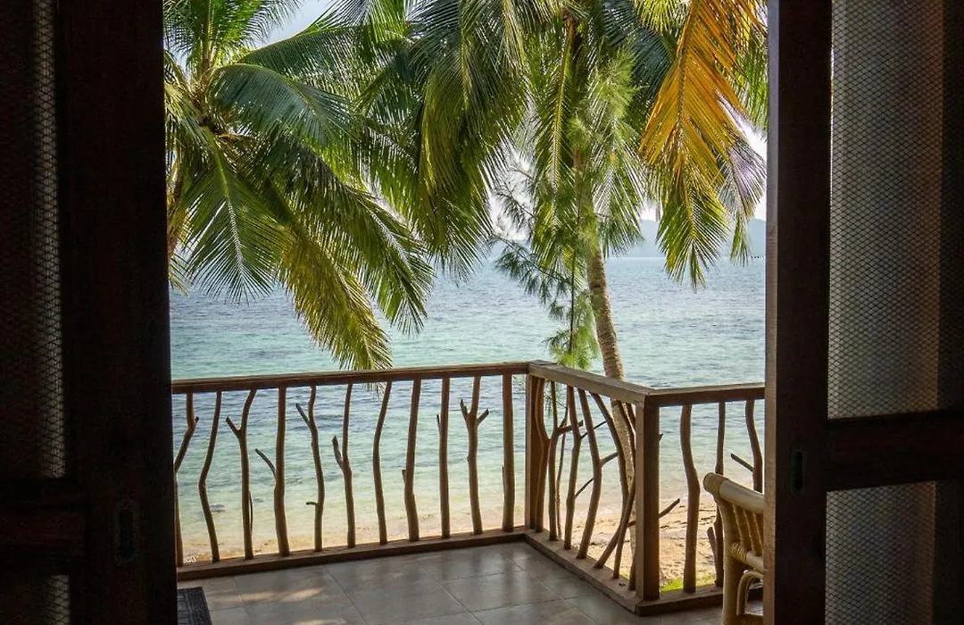 Sangat Island Dive Resort-1