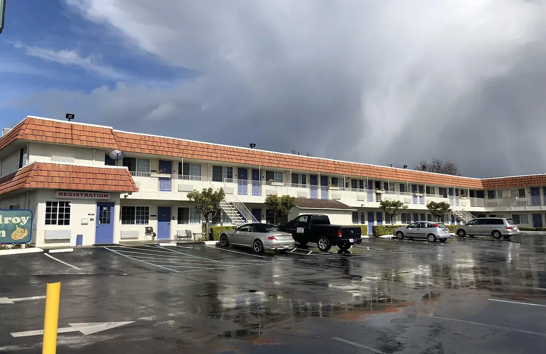 Gilroy Inn-1