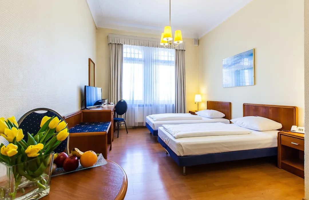 Hotel Monopol - Central Station-1