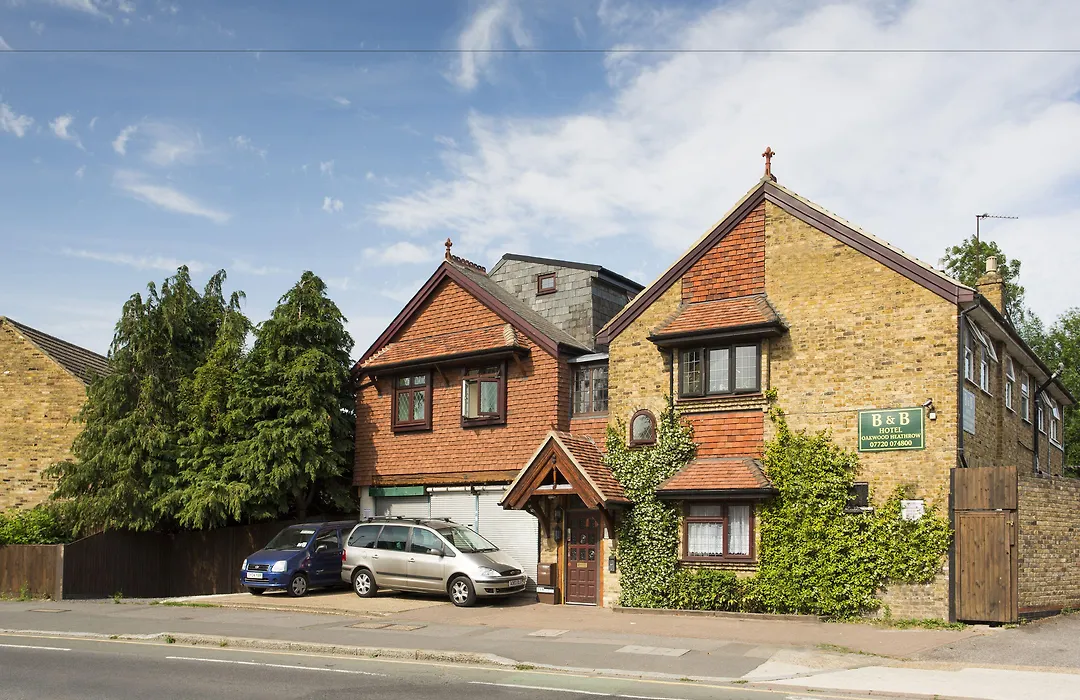 Oakwood Bed And Breakfast Heathrow-1