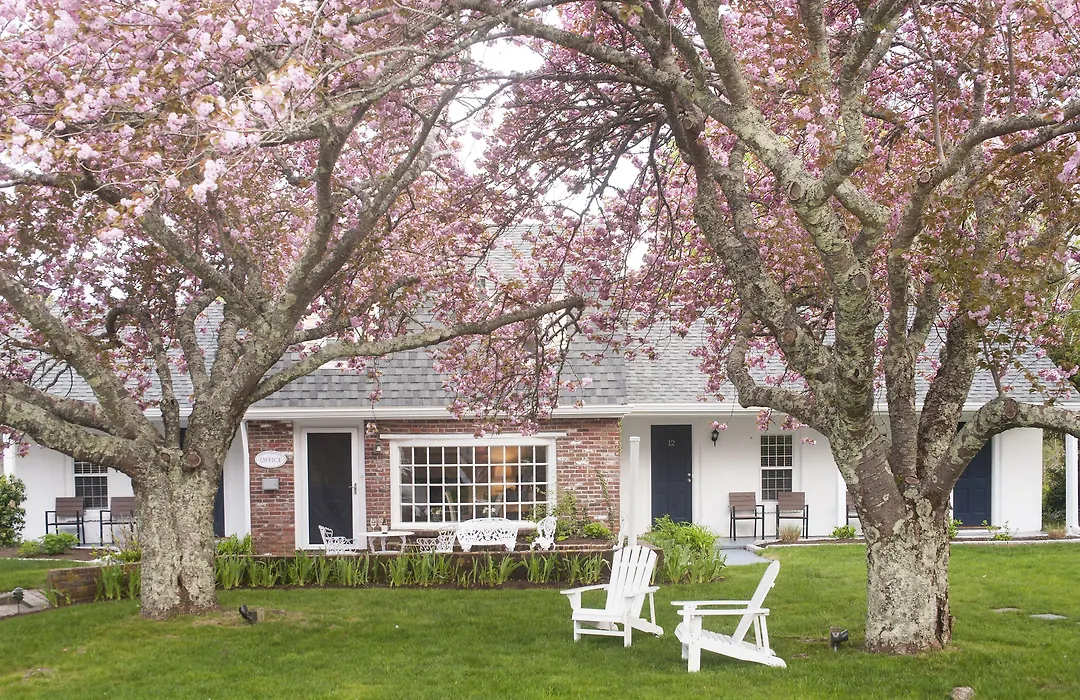 Chatham Seafarer Inn-1