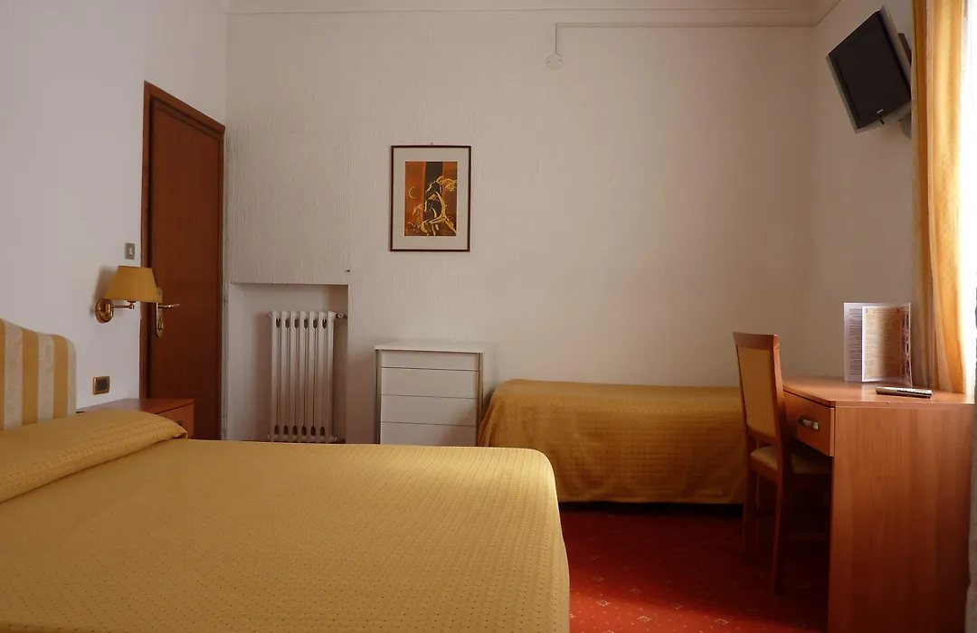 Hotel Ariston Montecarlo-1