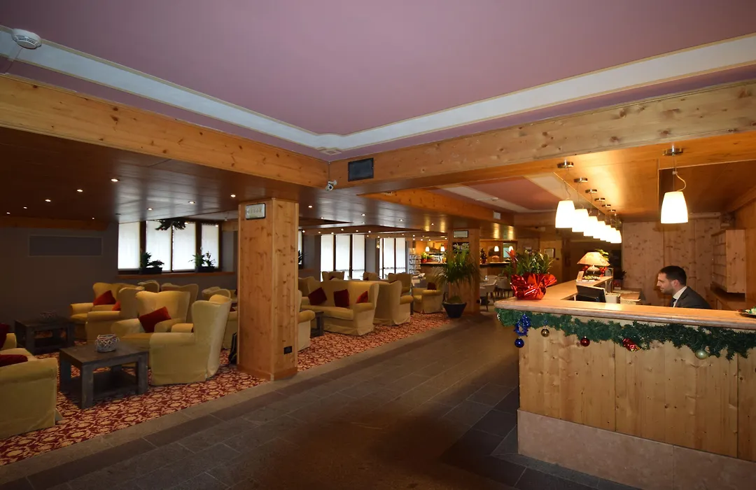 Hotel Piandineve-1