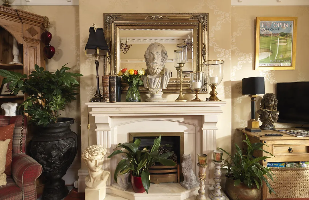 Howarth House-1