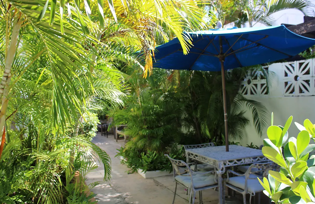 Numero Uno Beach Apartments-1