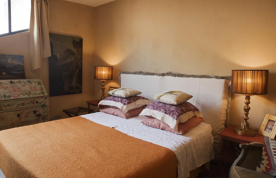 La Maison Rousseau Chambre d'hôtes-1