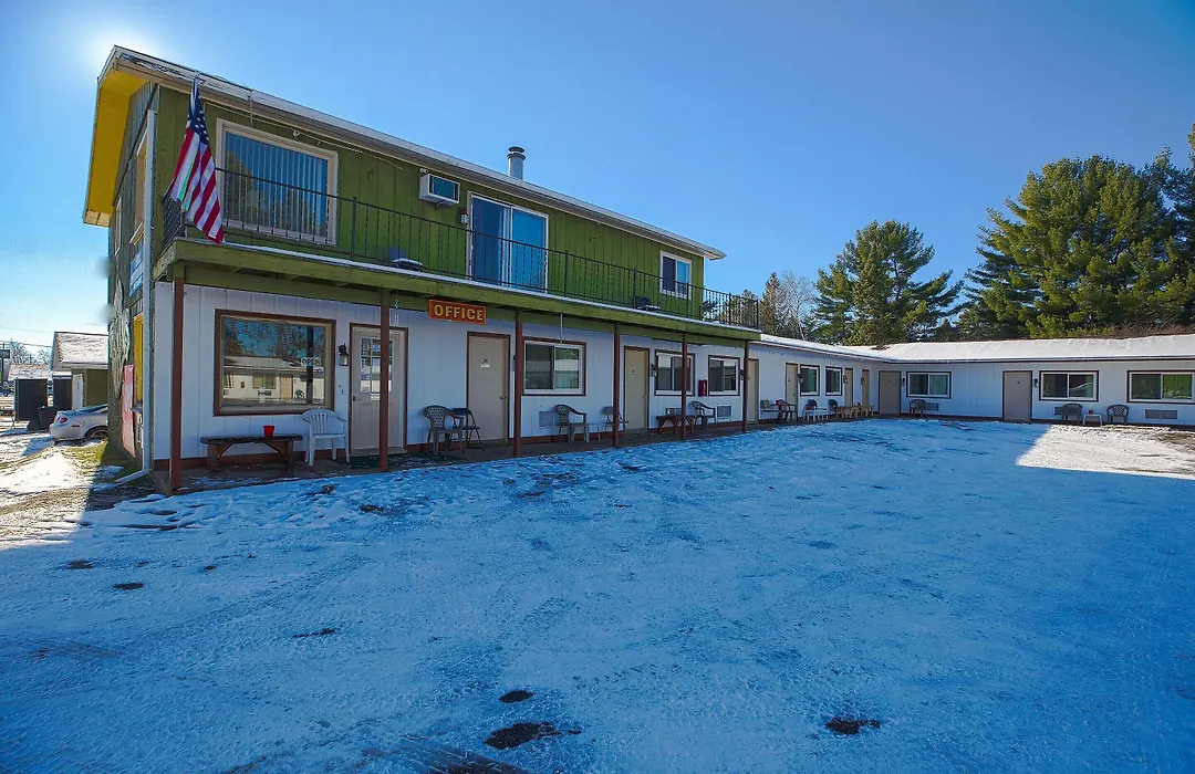 Love Hotels Tomahawk By Oyo At Lake Mohawksin Wi-1